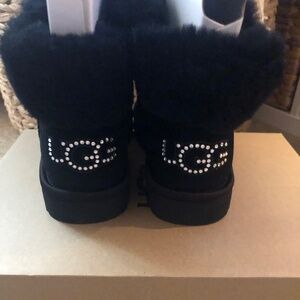 NWOT Women’s Ugg boots